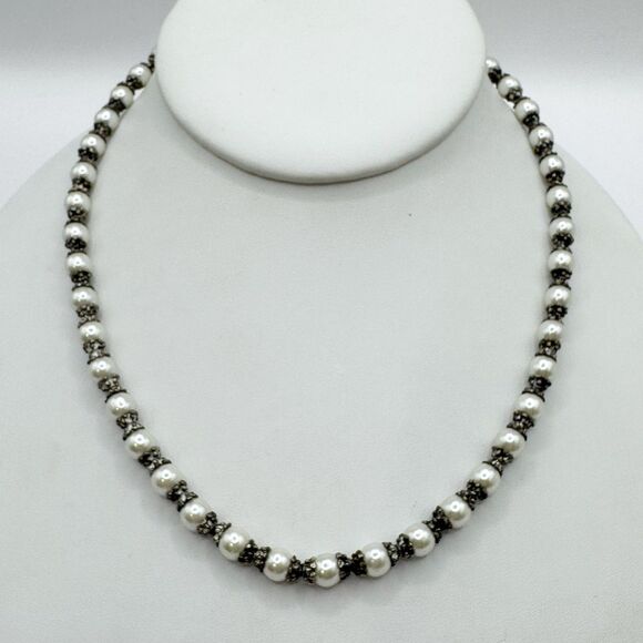Silver And Faux Pearl Classy Minimalist Toggle Closure Collar Necklace 16” - Picture 11 of 11
